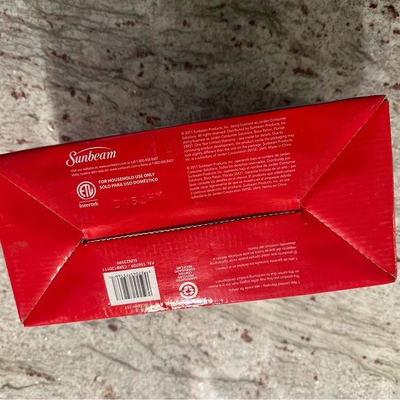 Sunbeam Classic Iron Model GCSBBV-151 Black Variable Steam Control NEW In Box. - Picture 4 of 8